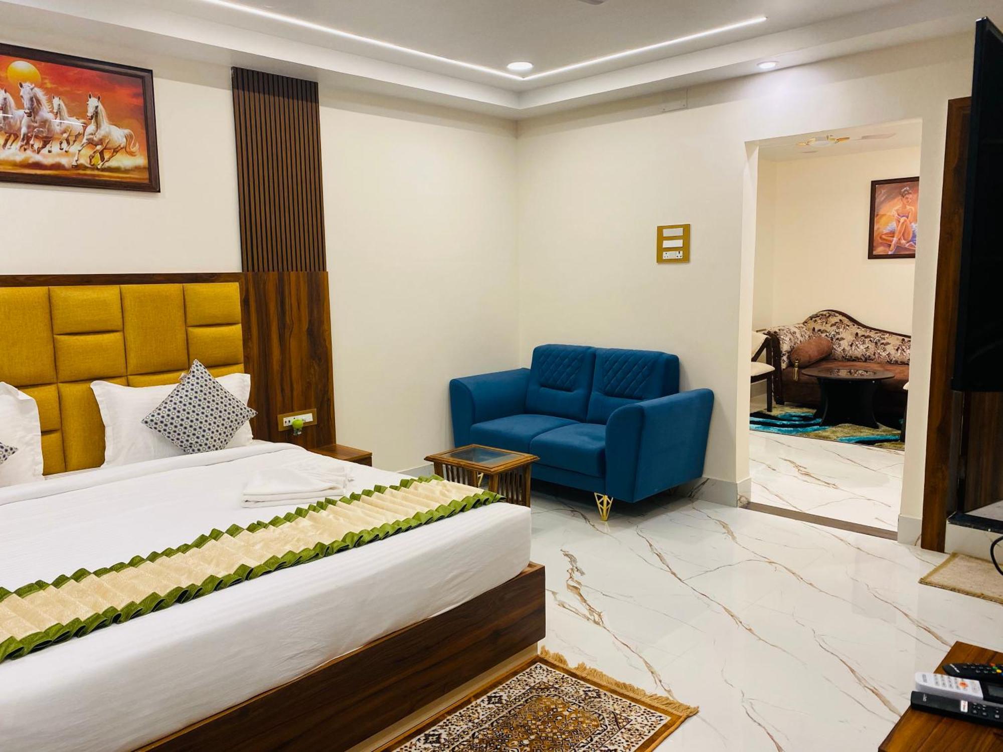 Hotel Maa Laxmi Palace デーオーガル エクステリア 写真